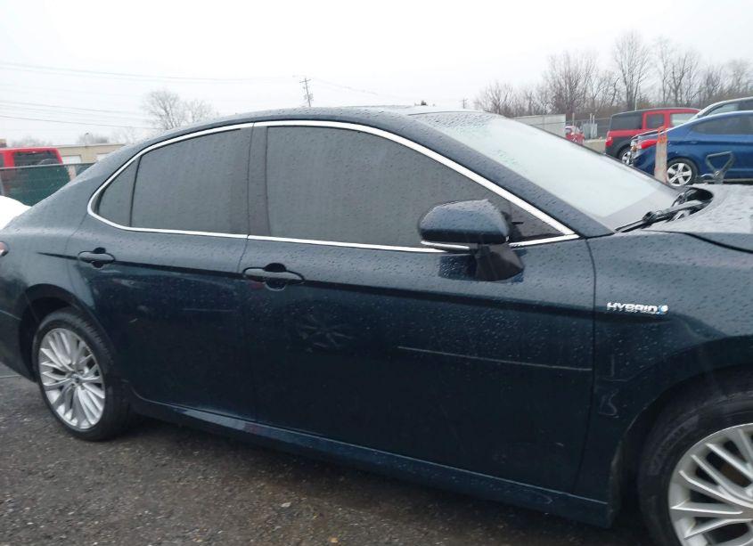 Photo 13 of 2018 Toyota Camry HYBRID XLE (VIN 4T1B21HK2JU507700)