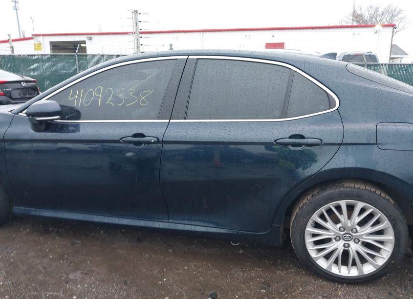 Photo 14 of 2018 Toyota Camry HYBRID XLE (VIN 4T1B21HK2JU507700)