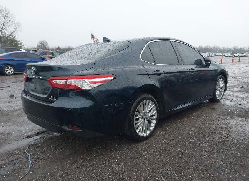 Photo 4 of 2018 Toyota Camry HYBRID XLE (VIN 4T1B21HK2JU507700)