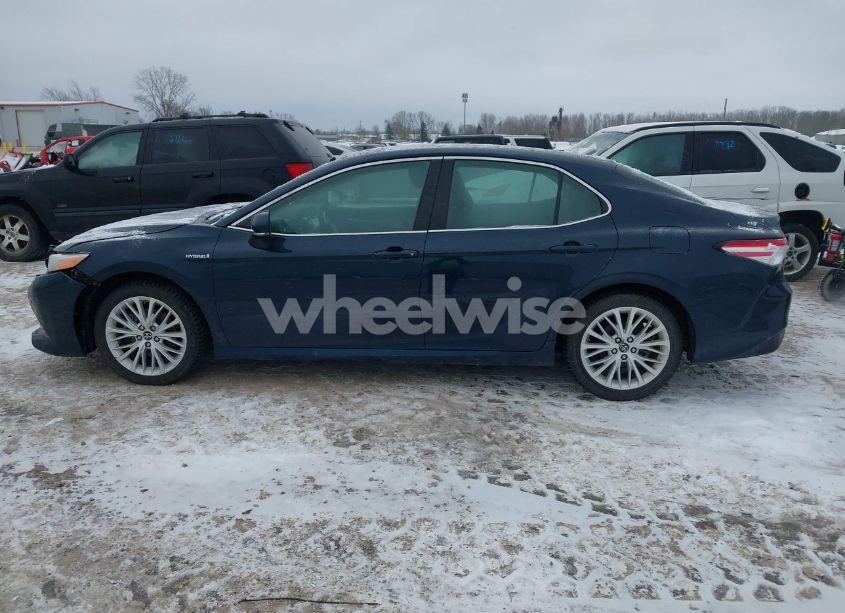 Photo 14 of 2018 Toyota Camry HYBRID XLE (VIN 4T1B21HK3JU506328)