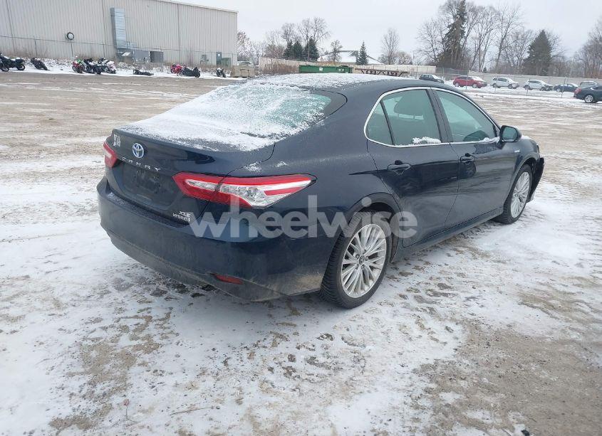 Photo 4 of 2018 Toyota Camry HYBRID XLE (VIN 4T1B21HK3JU506328)