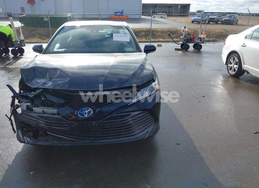 Photo 12 of 2018 Toyota Camry HYBRID XLE (VIN 4T1B21HK3JU507043)