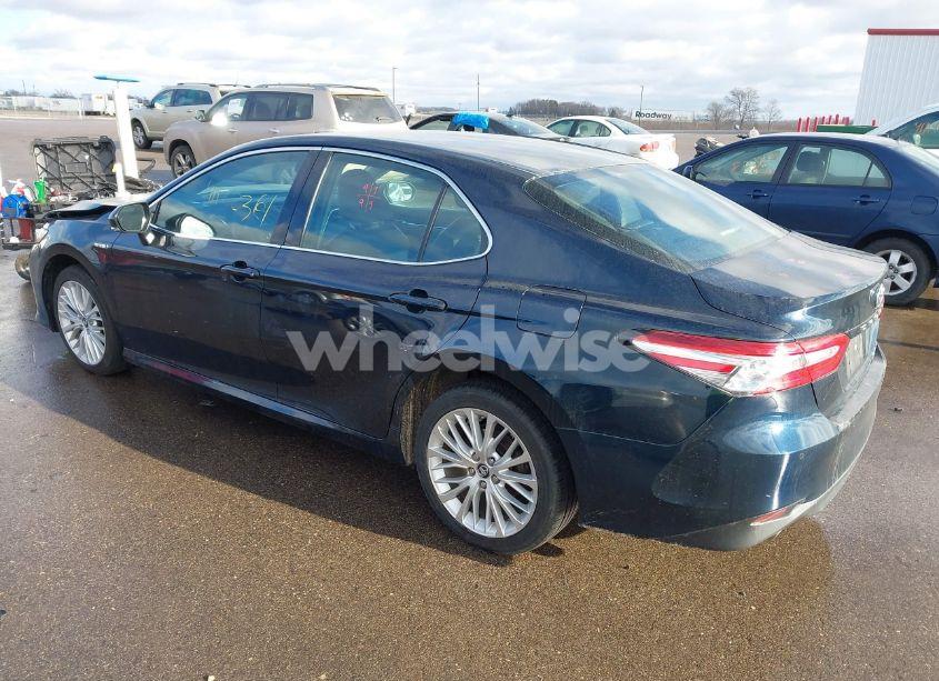 Photo 3 of 2018 Toyota Camry HYBRID XLE (VIN 4T1B21HK3JU507043)