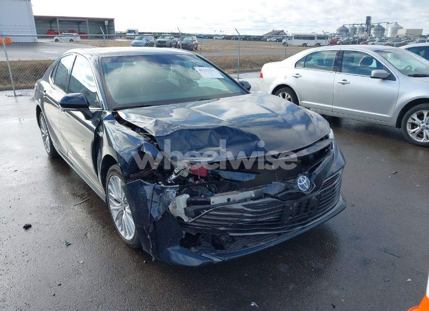 Photo 6 of 2018 Toyota Camry HYBRID XLE (VIN 4T1B21HK3JU507043)