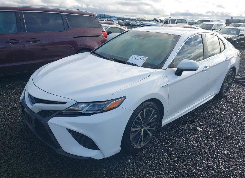 Photo 2 of 2018 Toyota Camry HYBRID SE (VIN 4T1B21HK3JU510251)