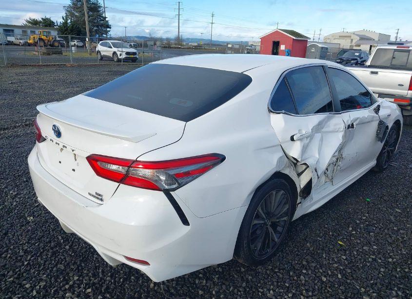 Photo 4 of 2018 Toyota Camry HYBRID SE (VIN 4T1B21HK3JU510251)