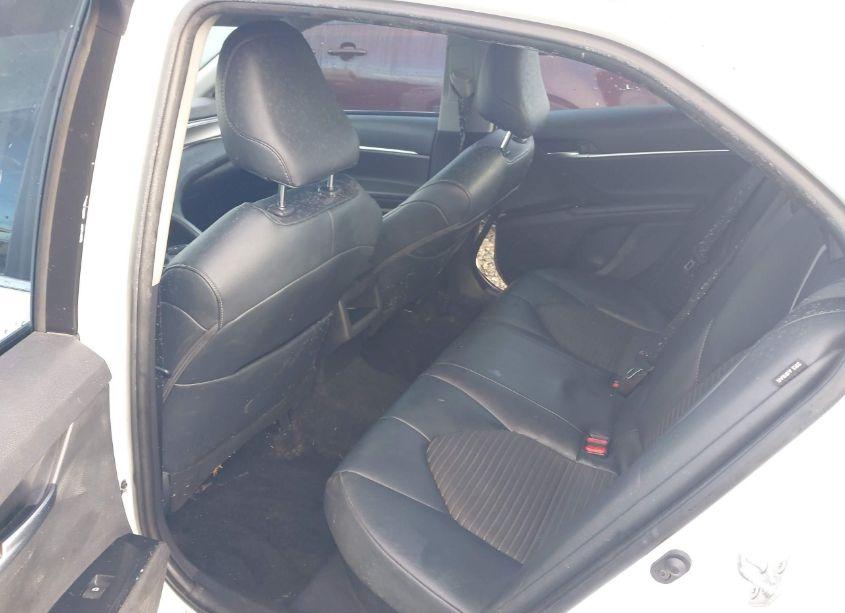 Photo 8 of 2018 Toyota Camry HYBRID SE (VIN 4T1B21HK3JU510251)