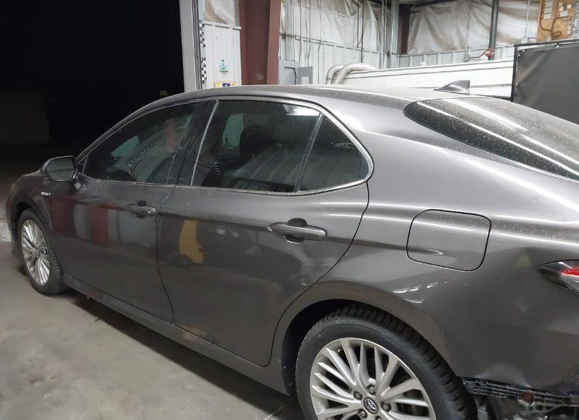 Photo 14 of 2019 Toyota Camry HYBRID XLE (VIN 4T1B21HK3KU010298)