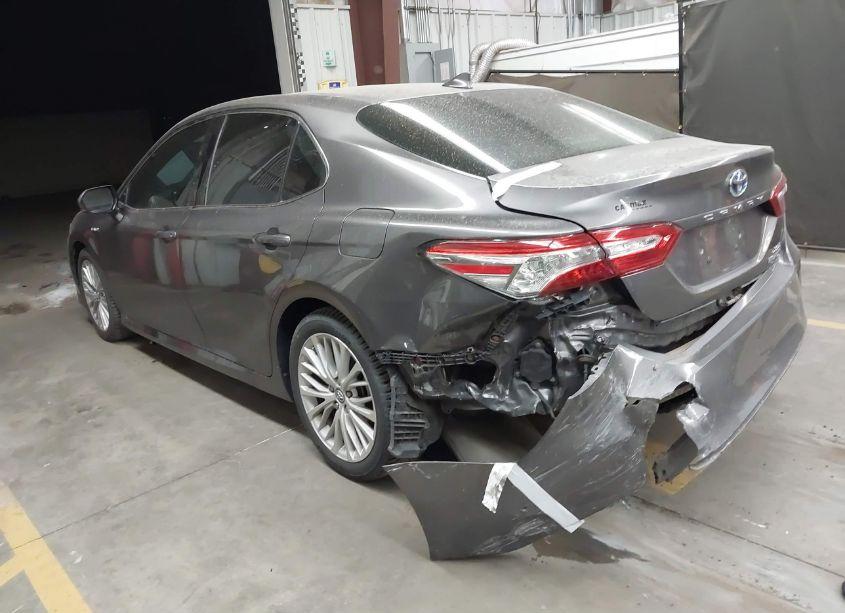 Photo 3 of 2019 Toyota Camry HYBRID XLE (VIN 4T1B21HK3KU010298)