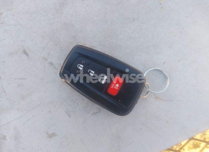 Photo 11 of 2019 Toyota Camry HYBRID XLE (VIN 4T1B21HK3KU011080)