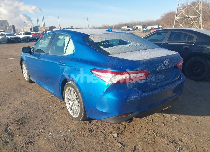 Photo 3 of 2019 Toyota Camry HYBRID XLE (VIN 4T1B21HK3KU011080)