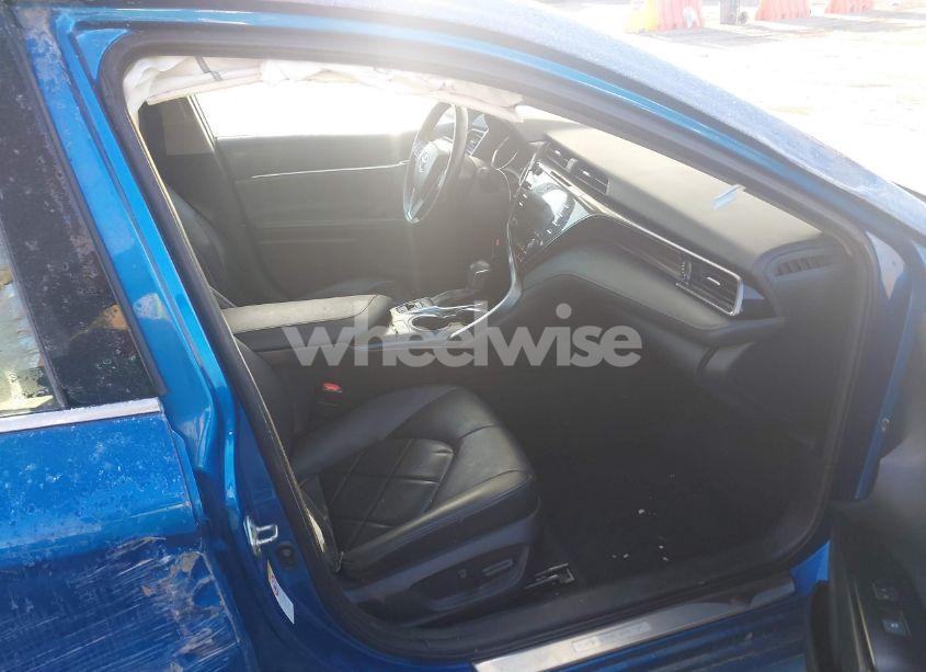 Photo 5 of 2019 Toyota Camry HYBRID XLE (VIN 4T1B21HK3KU011080)