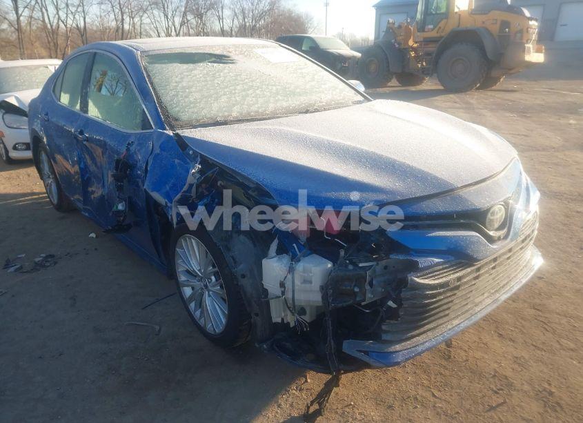 Photo 6 of 2019 Toyota Camry HYBRID XLE (VIN 4T1B21HK3KU011080)