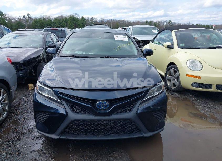 Photo 12 of 2019 Toyota Camry HYBRID SE (VIN 4T1B21HK3KU012648)