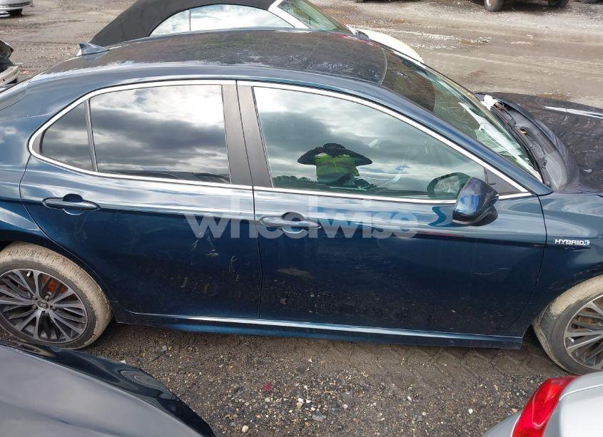 Photo 13 of 2019 Toyota Camry HYBRID SE (VIN 4T1B21HK3KU012648)