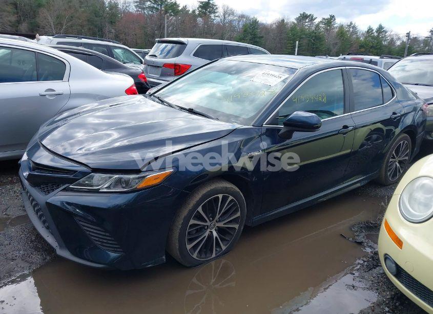 Photo 2 of 2019 Toyota Camry HYBRID SE (VIN 4T1B21HK3KU012648)