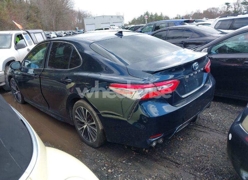 Photo 3 of 2019 Toyota Camry HYBRID SE (VIN 4T1B21HK3KU012648)
