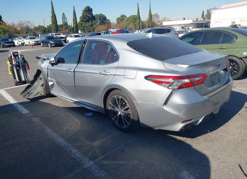Photo 3 of 2019 Toyota Camry HYBRID SE (VIN 4T1B21HK3KU515144)