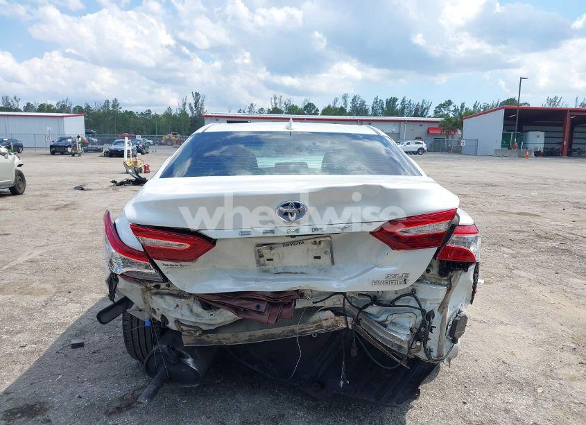 Photo 17 of 2018 Toyota Camry HYBRID XLE (VIN 4T1B21HK4JU002788)