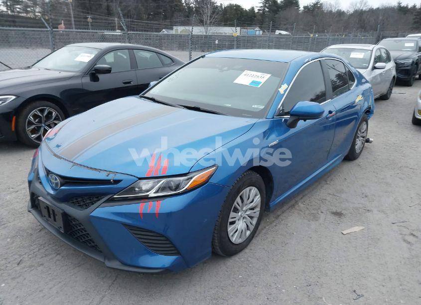 Photo 2 of 2018 Toyota Camry HYBRID SE (VIN 4T1B21HK4JU008560)