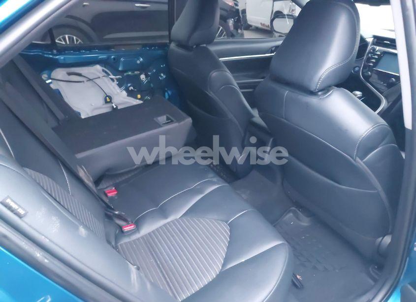 Photo 8 of 2018 Toyota Camry HYBRID SE (VIN 4T1B21HK4JU008560)