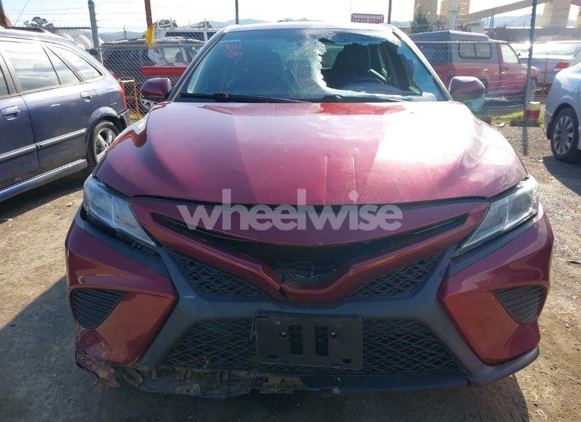 Photo 13 of 2018 Toyota Camry HYBRID SE (VIN 4T1B21HK4JU510257)