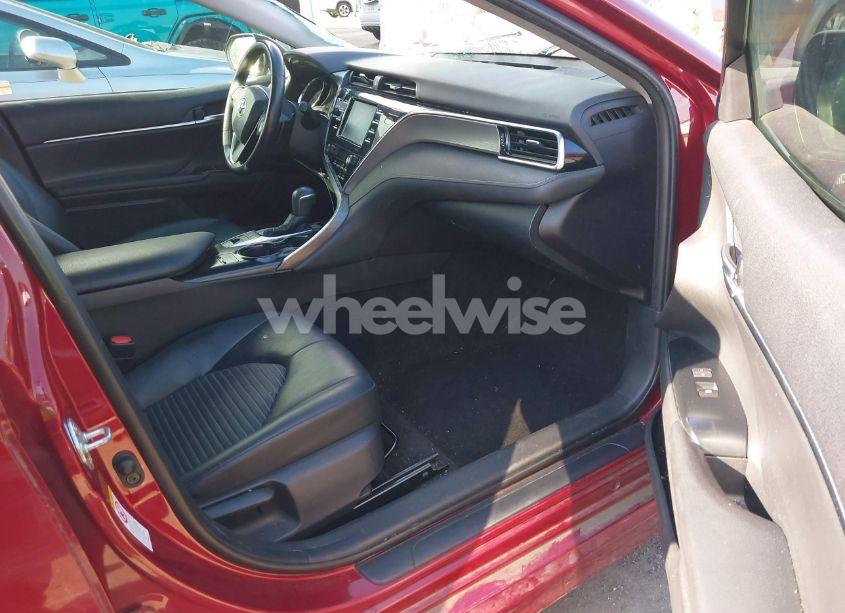 Photo 5 of 2018 Toyota Camry HYBRID SE (VIN 4T1B21HK4JU510257)