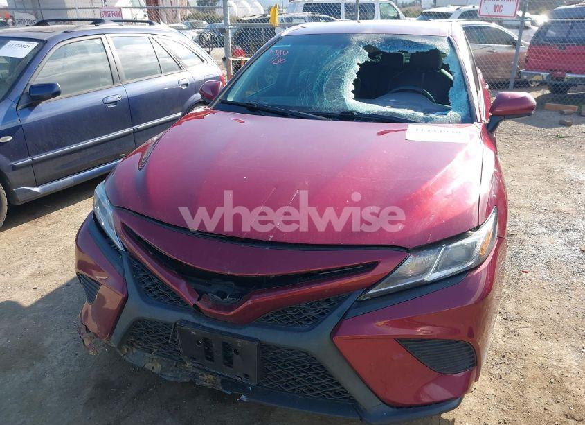 Photo 6 of 2018 Toyota Camry HYBRID SE (VIN 4T1B21HK4JU510257)