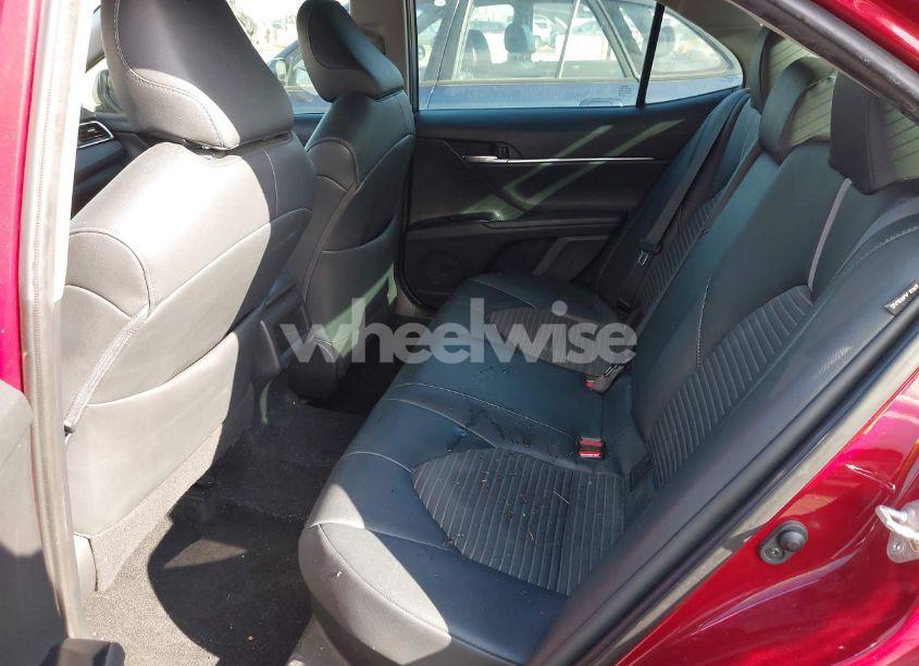 Photo 8 of 2018 Toyota Camry HYBRID SE (VIN 4T1B21HK4JU510257)