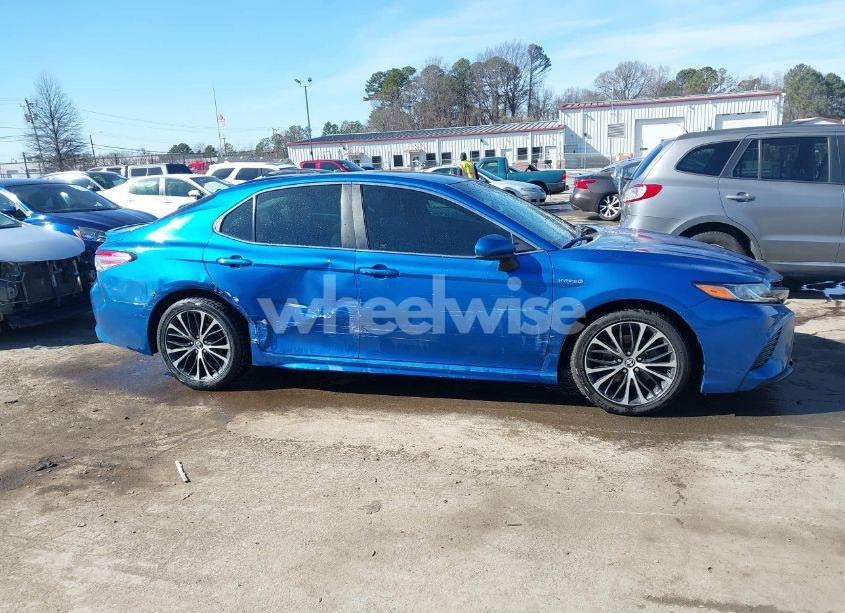 Photo 13 of 2018 Toyota Camry HYBRID SE (VIN 4T1B21HK5JU009233)