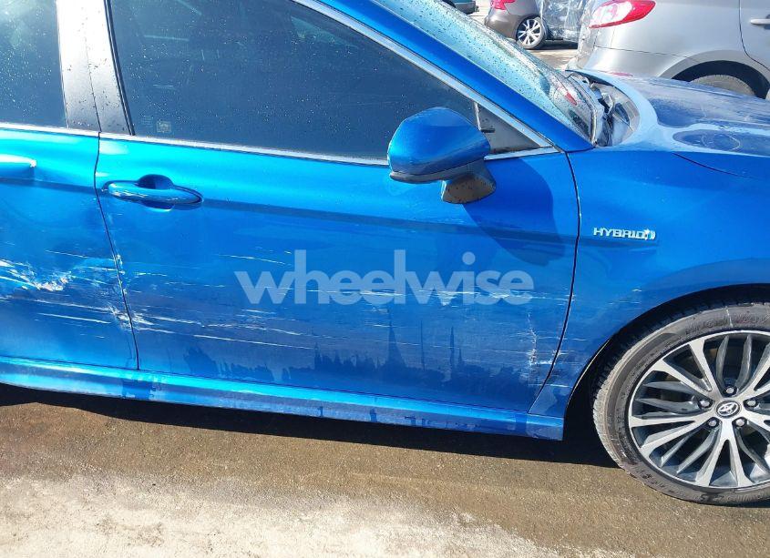 Photo 18 of 2018 Toyota Camry HYBRID SE (VIN 4T1B21HK5JU009233)