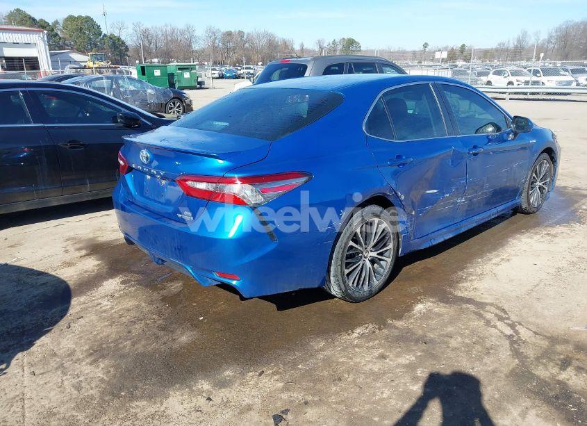 Photo 4 of 2018 Toyota Camry HYBRID SE (VIN 4T1B21HK5JU009233)