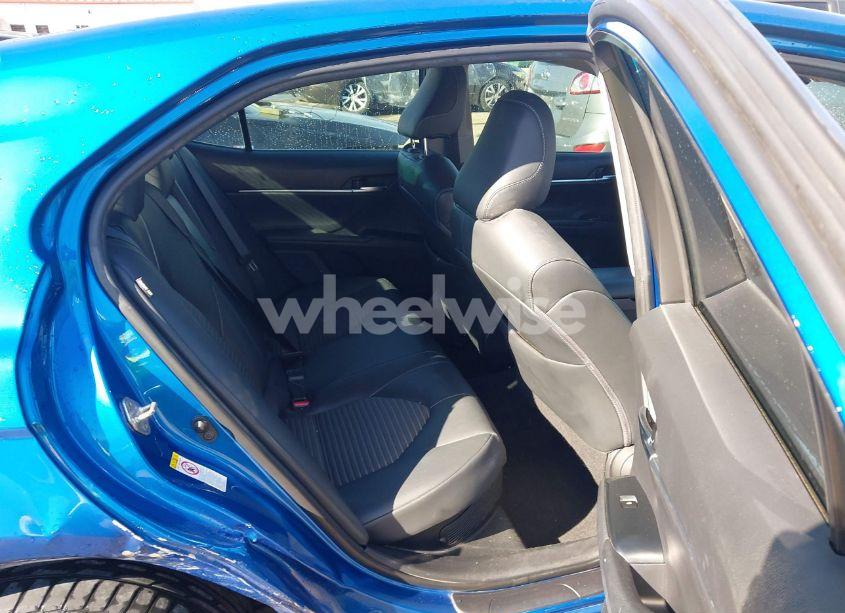 Photo 8 of 2018 Toyota Camry HYBRID SE (VIN 4T1B21HK5JU009233)