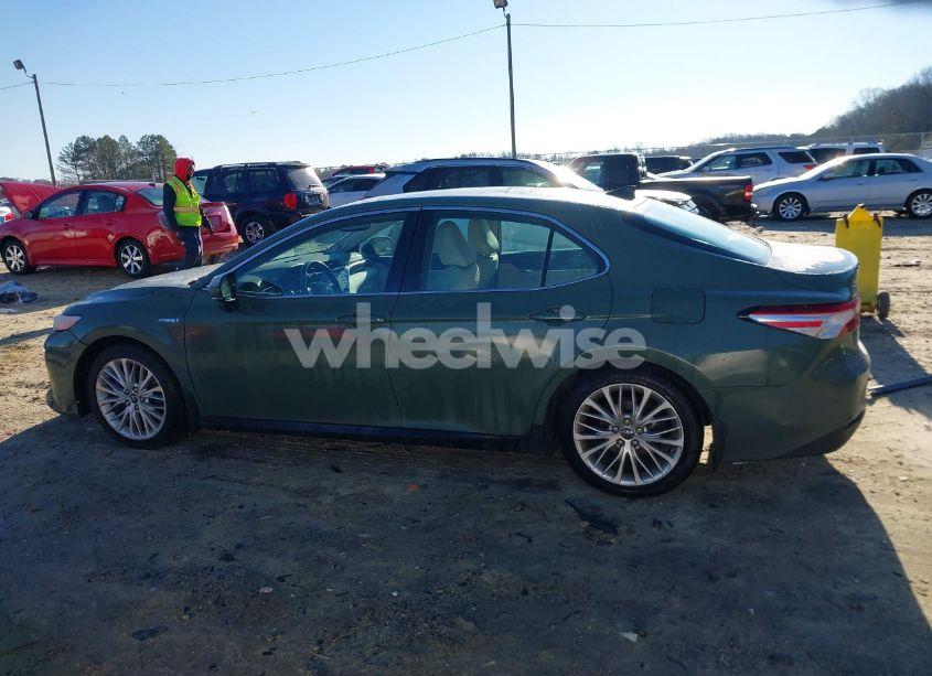 Photo 14 of 2018 Toyota Camry HYBRID/LE/XLE/SE (VIN 4T1B21HK5JU503897)