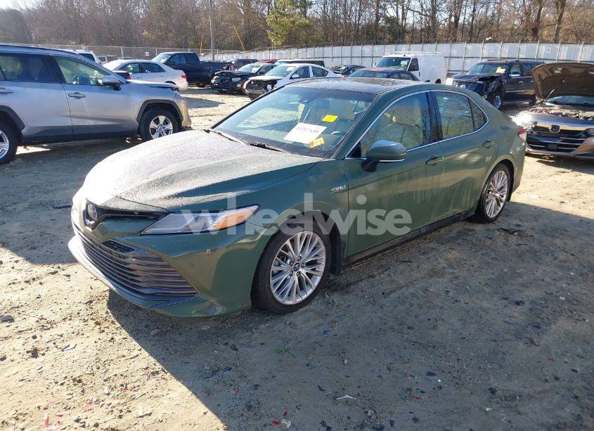 Photo 2 of 2018 Toyota Camry HYBRID/LE/XLE/SE (VIN 4T1B21HK5JU503897)