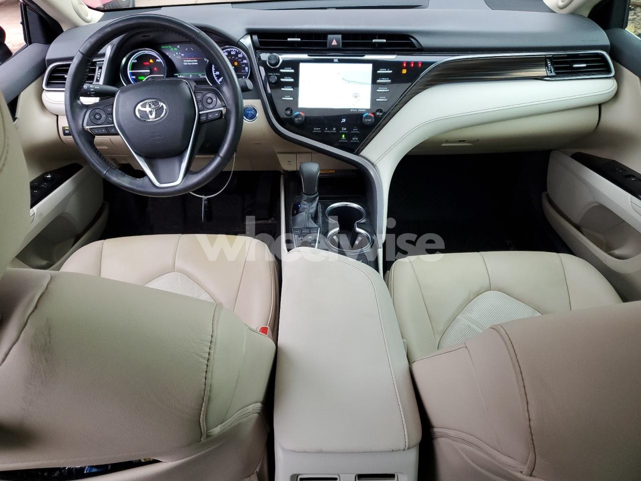 Photo 8 of 2019 TOYOTA CAMRY HYBRID (VIN 4T1B21HK5KU515405)