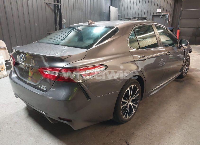 Photo 4 of 2019 Toyota Camry HYBRID SE (VIN 4T1B21HK5KU521785)