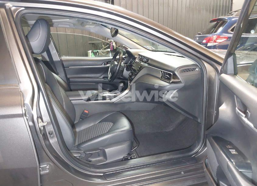 Photo 5 of 2019 Toyota Camry HYBRID SE (VIN 4T1B21HK5KU521785)