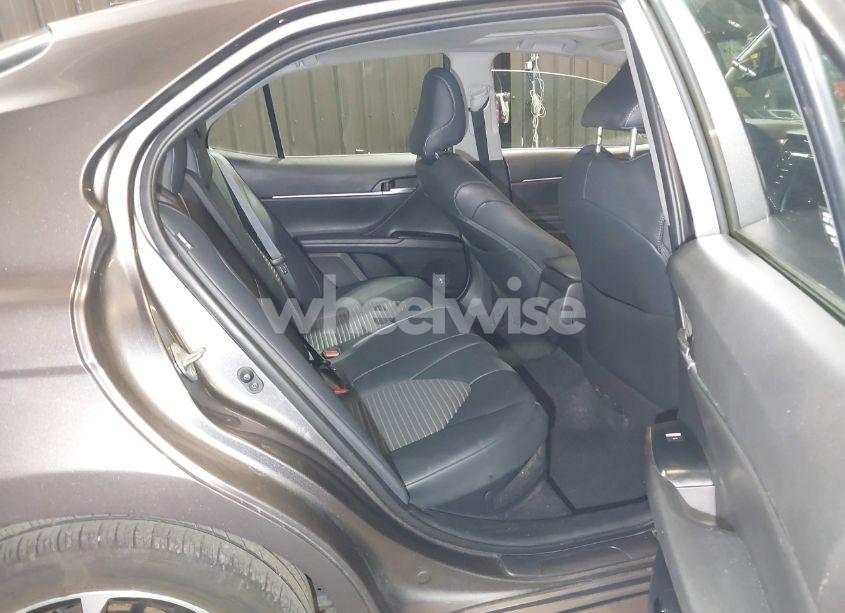 Photo 8 of 2019 Toyota Camry HYBRID SE (VIN 4T1B21HK5KU521785)