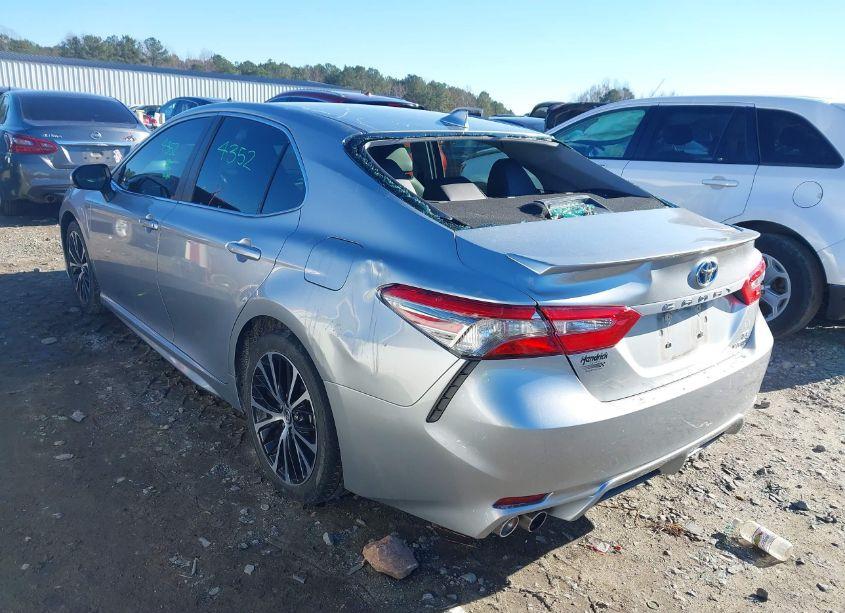 Photo 3 of 2018 Toyota Camry HYBRID SE (VIN 4T1B21HK6JU002646)