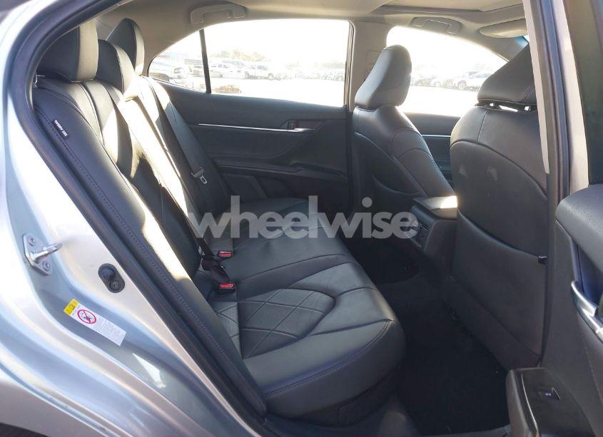 Photo 8 of 2018 Toyota Camry HYBRID XLE (VIN 4T1B21HK6JU005014)
