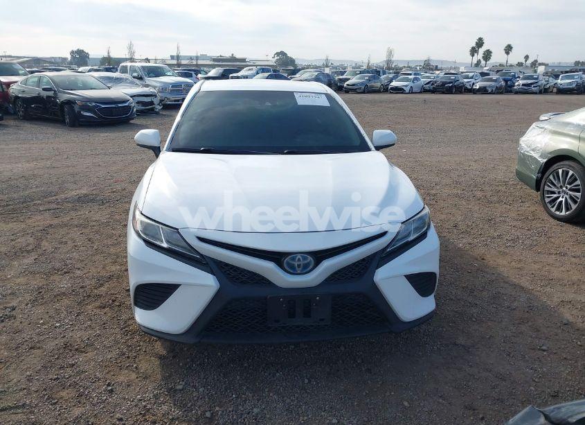 Photo 12 of 2018 Toyota Camry HYBRID SE (VIN 4T1B21HK6JU503794)
