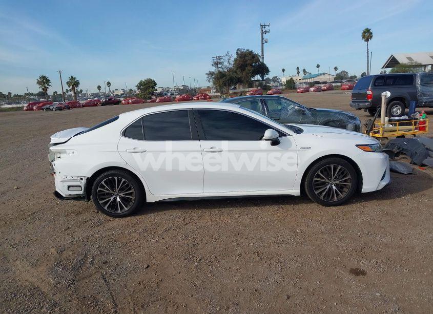 Photo 13 of 2018 Toyota Camry HYBRID SE (VIN 4T1B21HK6JU503794)