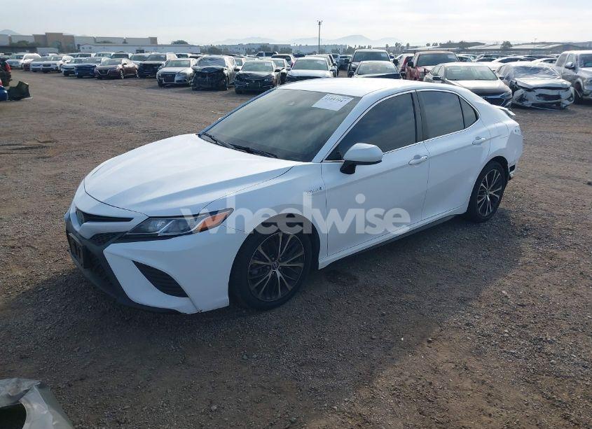 Photo 2 of 2018 Toyota Camry HYBRID SE (VIN 4T1B21HK6JU503794)