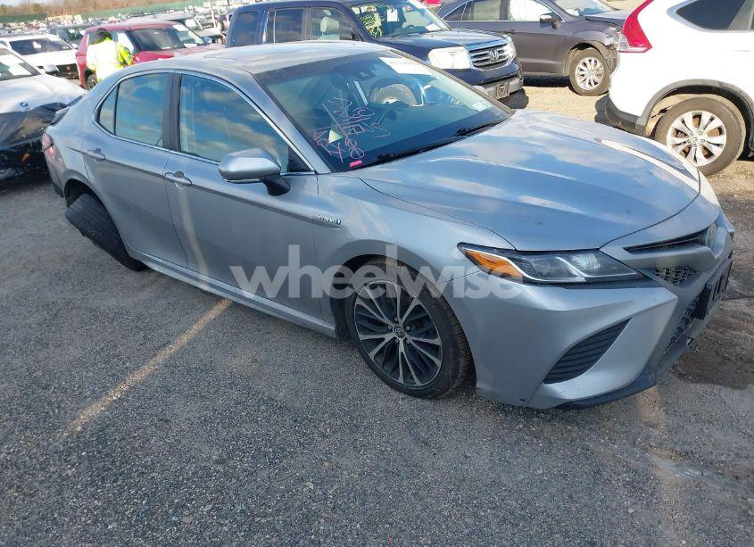 2019 Toyota Camry HYBRID SE (VIN 4T1B21HK6KU010070) main photo