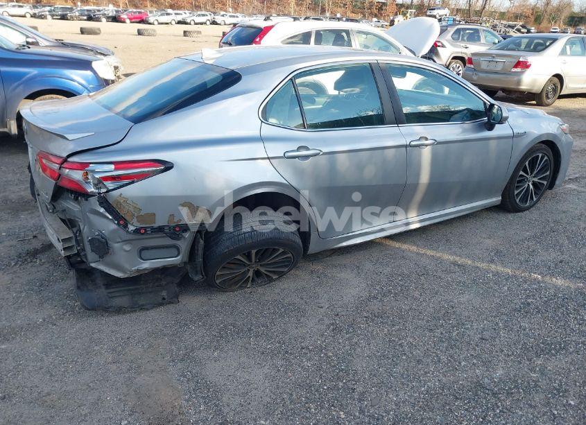 Photo 4 of 2019 Toyota Camry HYBRID SE (VIN 4T1B21HK6KU010070)