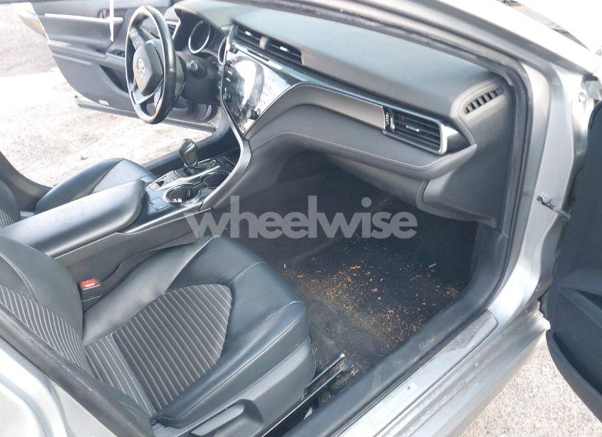 Photo 5 of 2019 Toyota Camry HYBRID SE (VIN 4T1B21HK6KU010070)