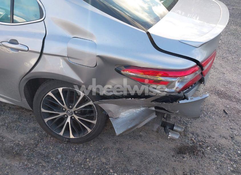 Photo 6 of 2019 Toyota Camry HYBRID SE (VIN 4T1B21HK6KU010070)