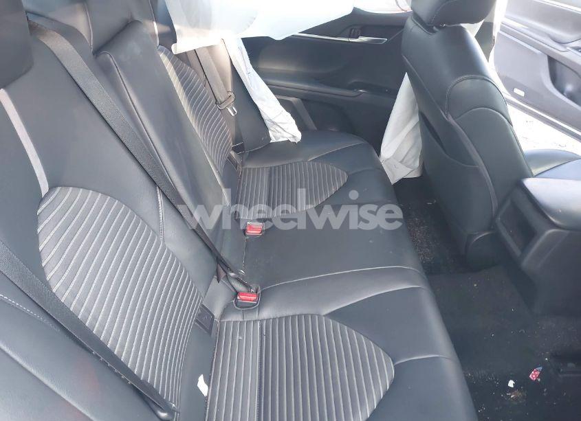 Photo 8 of 2019 Toyota Camry HYBRID SE (VIN 4T1B21HK6KU010070)