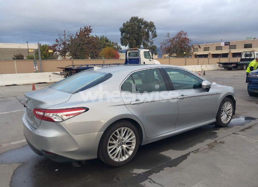 Photo 4 of 2019 Toyota Camry HYBRID XLE (VIN 4T1B21HK6KU515509)